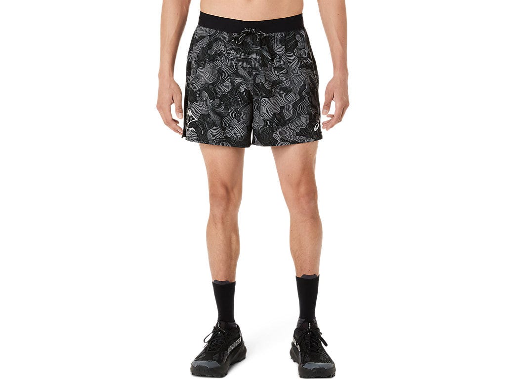 FUJITRAIL ALL OVER PRINT 5IN SHORT - Performance Black/Carbon/Cream